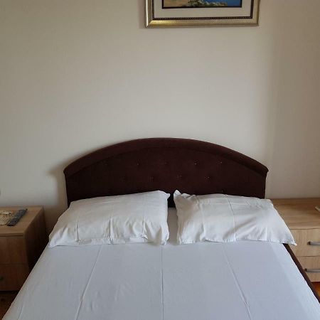 Sobe I Apartmani Marovic Petrovac Bagian luar foto