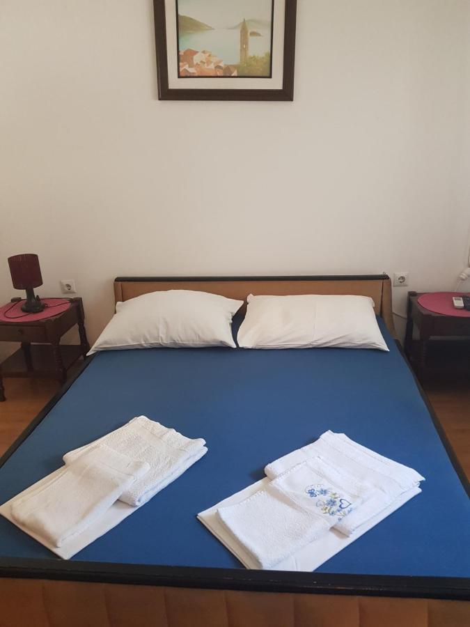 Sobe I Apartmani Marovic Petrovac Bagian luar foto