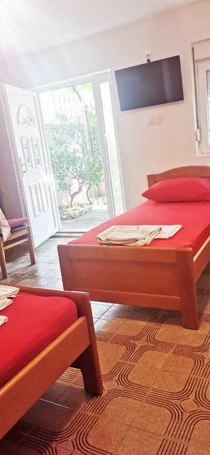 Sobe I Apartmani Marovic Petrovac Bagian luar foto