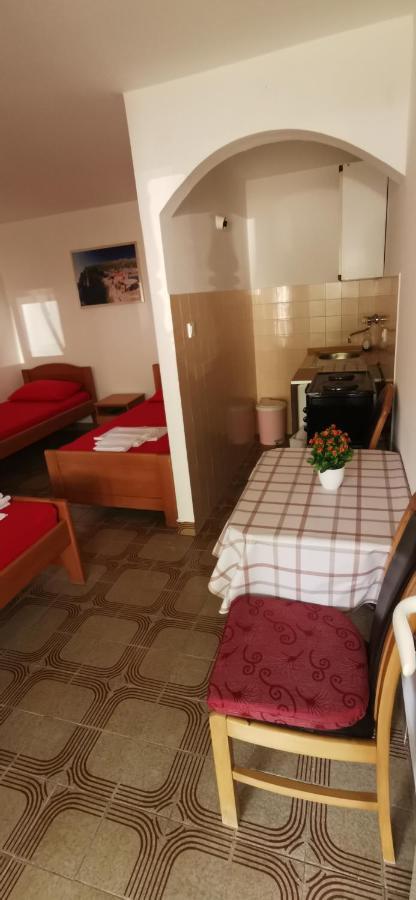 Sobe I Apartmani Marovic Petrovac Bagian luar foto