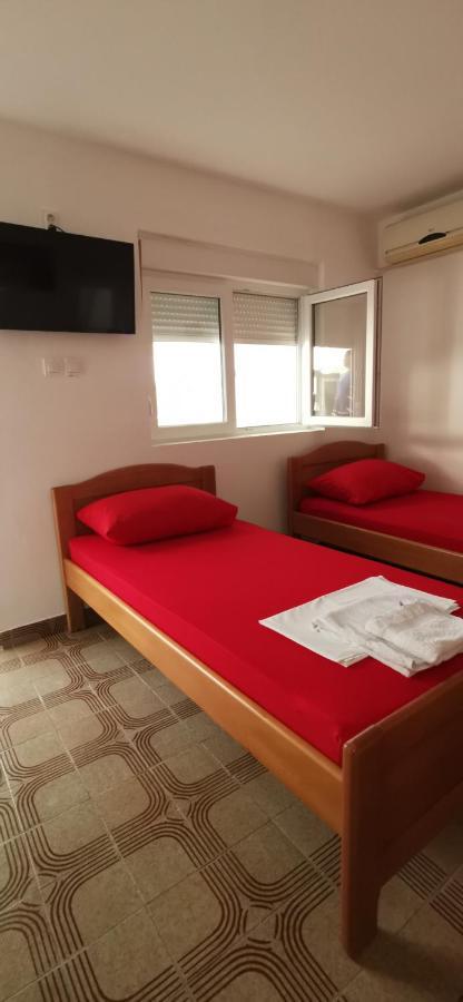 Sobe I Apartmani Marovic Petrovac Bagian luar foto