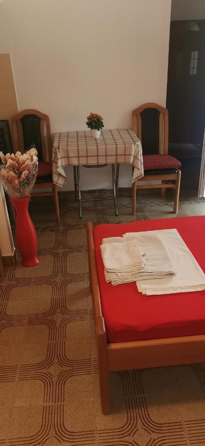 Sobe I Apartmani Marovic Petrovac Bagian luar foto
